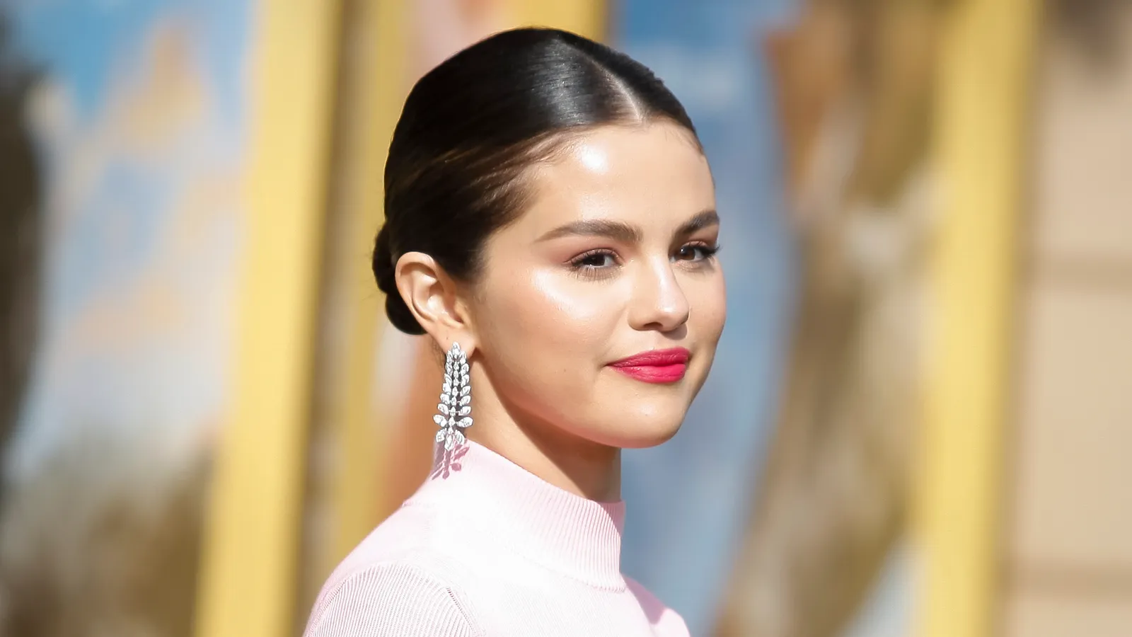 Read more about the article A billionaire, Selena Gomez