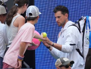 Read more about the article Dominic Thiem serenaded in Vienna after farewell match