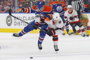 Read more about the article Zach Hyman extends streak, Oilers top Senators