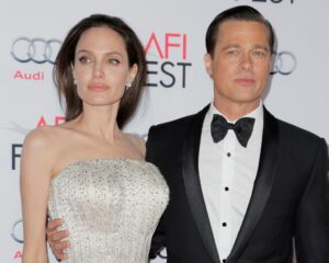 Read more about the article Brad Pitt & Angelina Jolie Reach Divorce Settlement After Eight Years