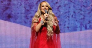 Read more about the article Mariah Carey Performs Opening for Christmas Day NFL Games