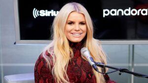 Read more about the article Jessica Simpson Comeback to Include Music & a Whole New Look