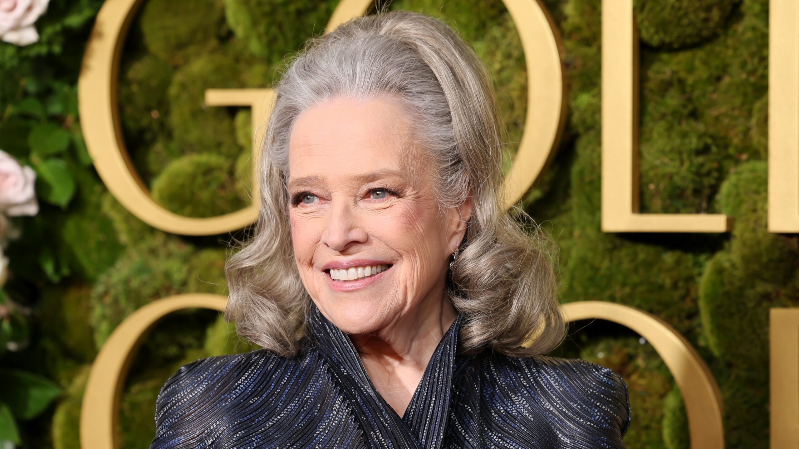 You are currently viewing Kathy Bates Dazzles at Golden Globes After 100-lb Weight Loss