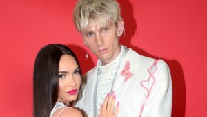 Read more about the article Megan Fox & Machine Gun Kelly Not Talking Ahead of Baby’s Birth