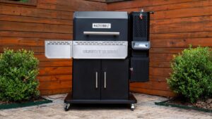 Read more about the article Masterbuilt adds another smart charcoal grill to its Gravity Series lineup