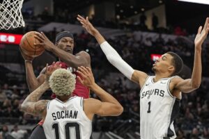 Read more about the article Spurs, Heat both trying to snap losing streaks