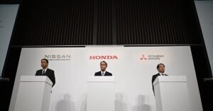 Read more about the article Why Honda is merging with Nissan: factories, SUVs, and China