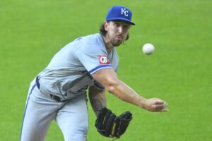 Read more about the article Reports: RHP Michael Lorenzen re-signing with Royals