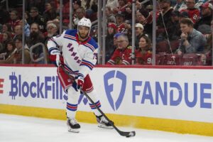 Read more about the article Rangers’ offense awakens in rout of Blackhawks