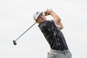 Read more about the article Golf Glance: Nick Dunlap defends at AmEx; Champions kick off ’25 in Hawaii