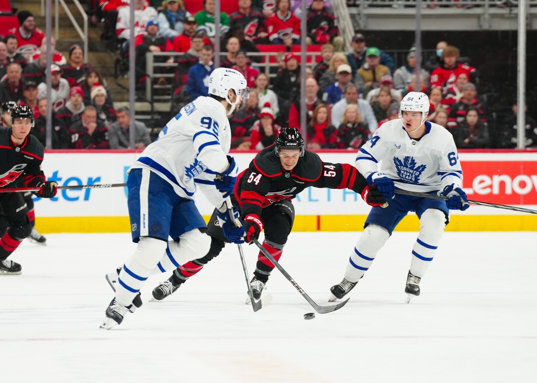 You are currently viewing Jordan Staal’s hat trick propels Hurricanes past Leafs