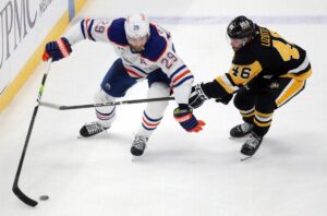 Read more about the article Oilers hope to start new winning streak in Chicago