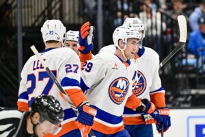 Read more about the article Islanders win at Utah, complete perfect trip