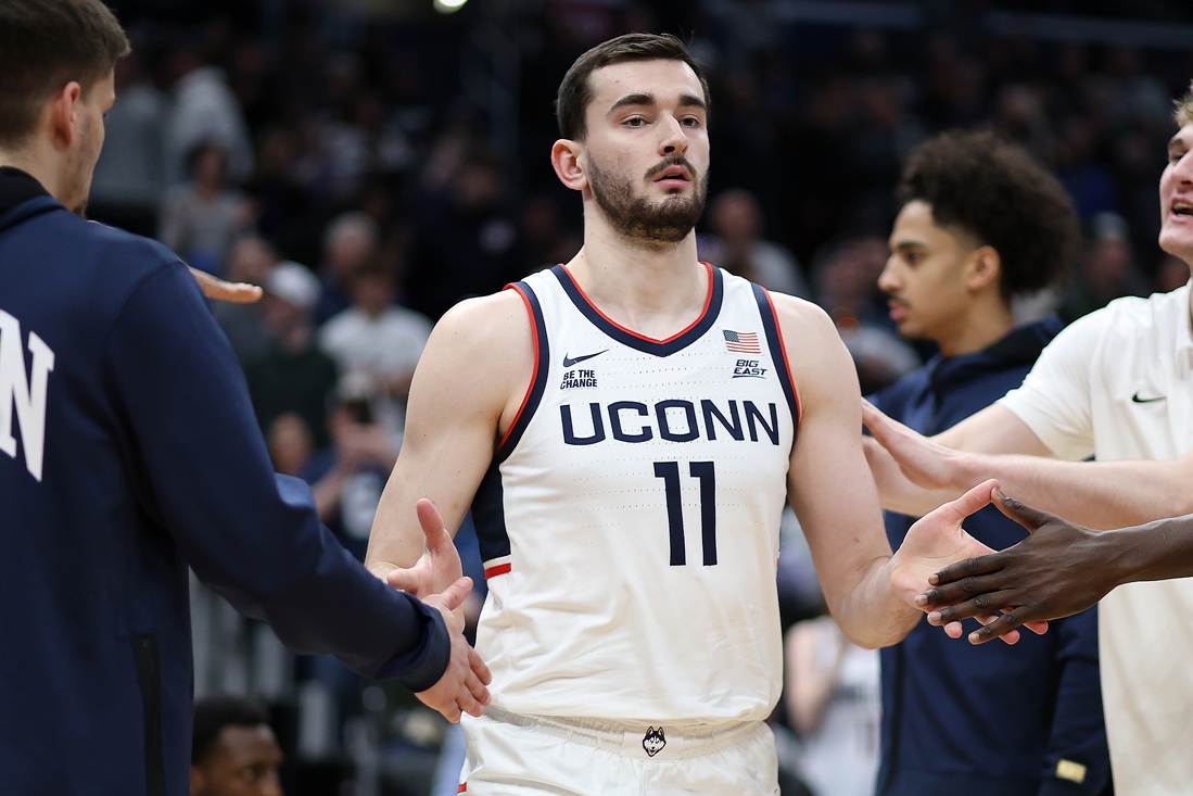 You are currently viewing Alex Karaban, No. 14 UConn take aim at Creighton