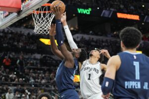 Read more about the article Missing Ja Morant, Grizzles sweep 2-game set vs. Spurs