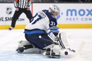 Read more about the article Avalanche out to solve Connor Hellebuyck, Jets