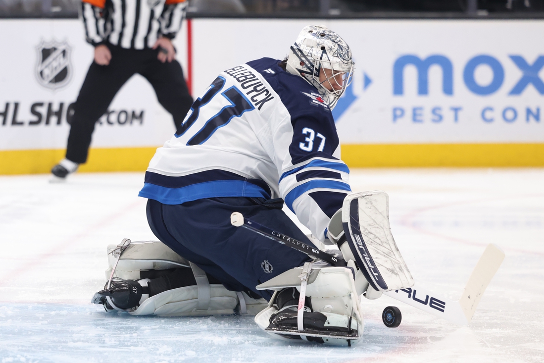 You are currently viewing Avalanche out to solve Connor Hellebuyck, Jets