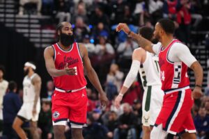 Read more about the article James Harden scores 40 as Clippers knock off Bucks