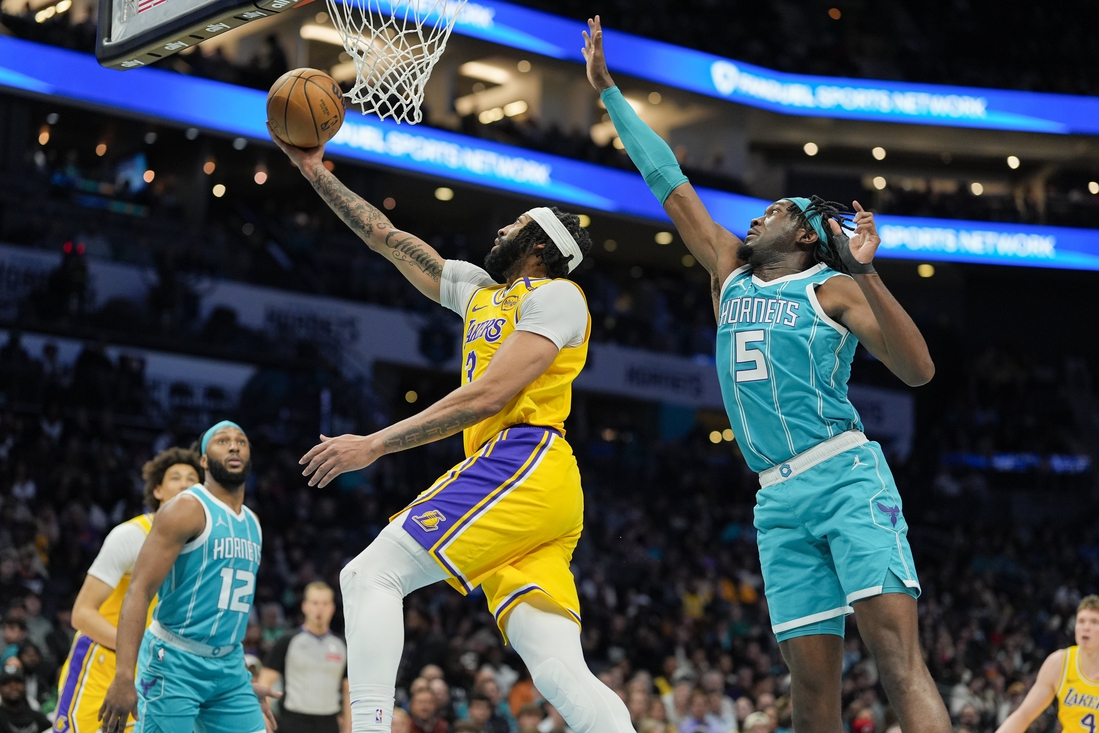 You are currently viewing Injury-weakened 76ers aim to halt Lakers’ win streak