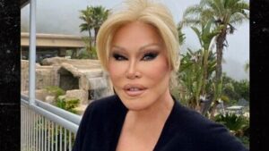 Read more about the article ‘Catwoman’ Jocelyn Wildenstein to be Cremated, Ashes Sent To Kenya