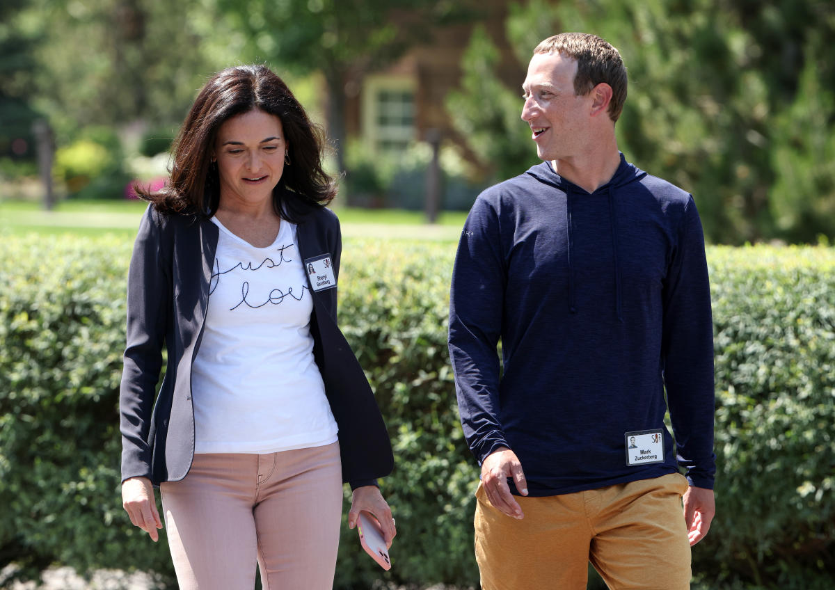 You are currently viewing Mark Zuckerberg and Sheryl Sandberg want you to know they’re still friends and definitely not mad at each other