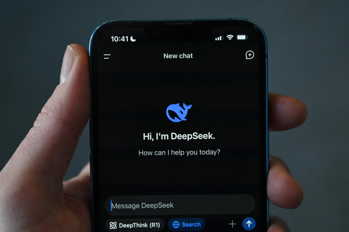 You are currently viewing DeepSeek’s AI Assistant from China has become the top free iPhone app