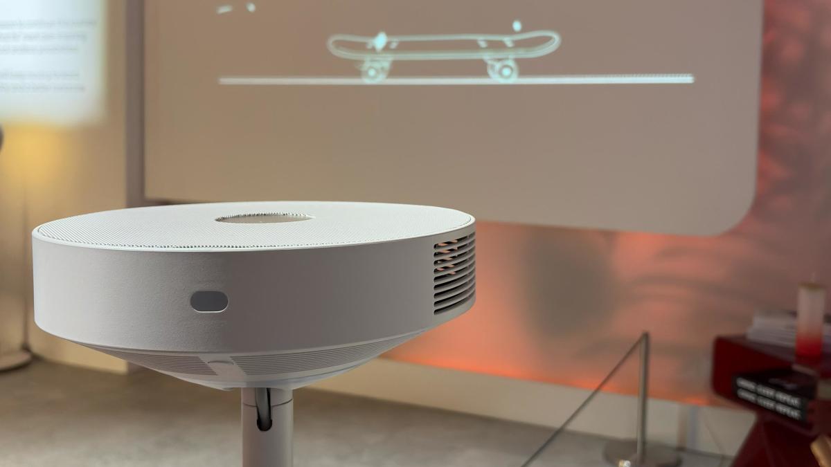 You are currently viewing LG’s Swiss-army-knife projector hides in plain sight