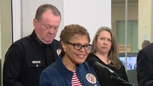 Read more about the article L.A. Mayor Karen Bass Glosses Over ‘Differences’ After Fire Chief Calls Her Out