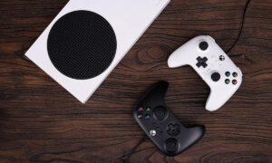 Read more about the article 8Bitdo’s wired XBox controller is just $30, plus the rest of this week’s best tech deals