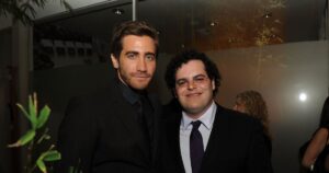 Read more about the article Josh Gad Says Jake Gyllenhaal Didn’t Approve of ‘The Book of Mormon’