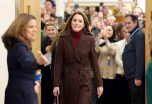 Read more about the article Kate Middleton Says She’s ‘In Remission’ From Cancer One Year After Starting Treatment