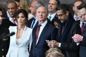 Read more about the article Lauren Sanchez Slammed for “Trashy” Inauguration Outfit; Jeff Bezos’ Fiancee Reacts!