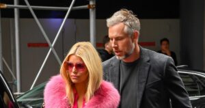 Read more about the article Jessica Simpson and Husband Eric Johnson Split After 10 Years