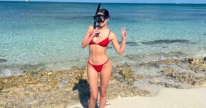 Read more about the article Olivia Rodrigo Turns Up the Heat in a Red Bikini on Vacation