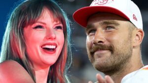 Read more about the article Taylor Swift Smothers Travis Kelce With Kisses After Chiefs Victory