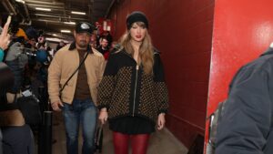 Read more about the article Taylor Swift Arrives to AFC Conference Championship Game Against Bills