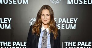 Read more about the article Drew Barrymore Reflects on Divorce: ‘My Dream Family Was Falling Apart’