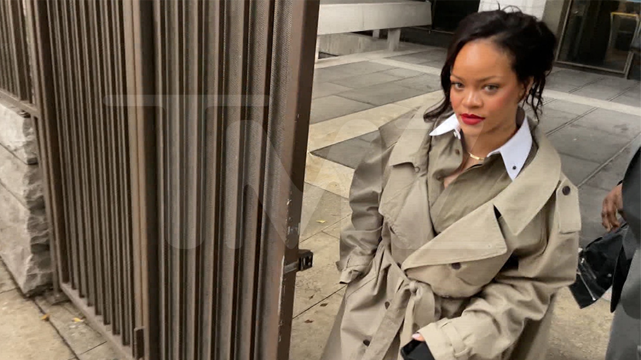 You are currently viewing Rihanna Leaves Court After Fourth Day Supporting A$AP Rocky