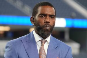 Read more about the article NFL Hall of Famer Randy Moss shares what playing high school football meant to him