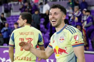 Read more about the article MLS roundup: Red Bulls re-sign M Lewis Morgan