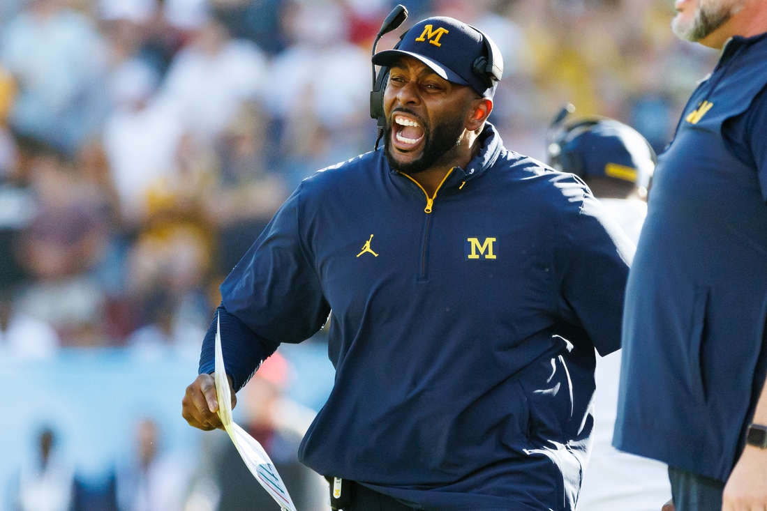 You are currently viewing Blue-chip OT Ty Haywood signs with Michigan