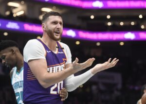 Read more about the article Report: Suns shipping benched Jusuf Nurkic to Hornets