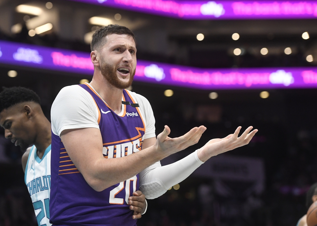 You are currently viewing Report: Suns shipping benched Jusuf Nurkic to Hornets