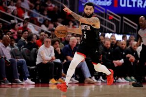 Read more about the article Fred VanVleet’s return would be pleasant surprise for Rockets vs. Bucks