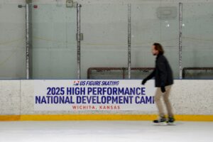 Read more about the article U.S. Figure Skating: 28 people on crashed plane tied to sport