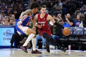 Read more about the article Tyler Herro scores 30 as Heat take down 76ers