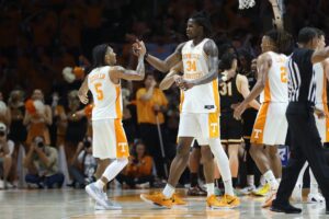 Read more about the article Top 25 roundup: No. 4 Tennessee nips No. 15 Missouri