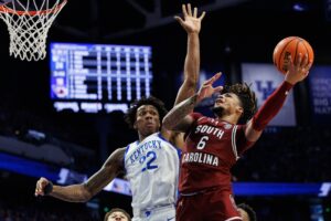 Read more about the article No. 14 Kentucky gets much-needed win over South Carolina