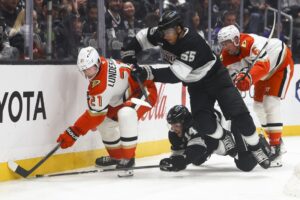 Read more about the article Ducks give up late goal, then top Kings in shootout