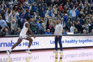 Read more about the article Late basket allows Seton Hall to shock UConn in OT